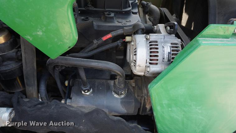 image for item DD7861 2006 John Deere 5205 tractor