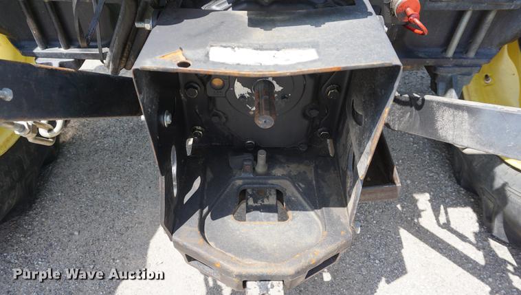 image for item DD7861 2006 John Deere 5205 tractor