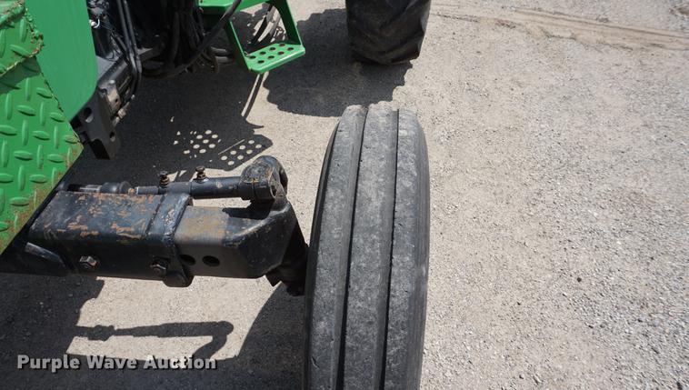image for item DD7861 2006 John Deere 5205 tractor
