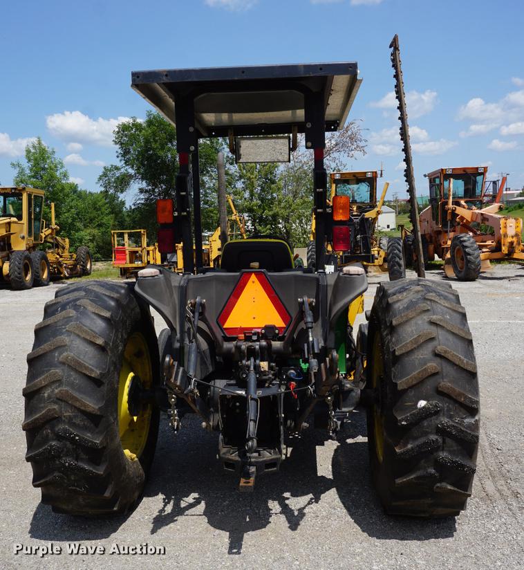 image for item DD7866 2005 John Deere 5205 tractor