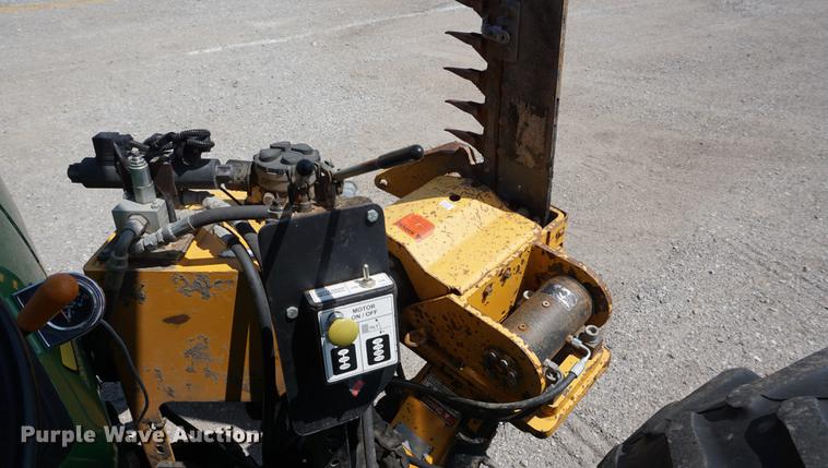 image for item DD7866 2005 John Deere 5205 tractor