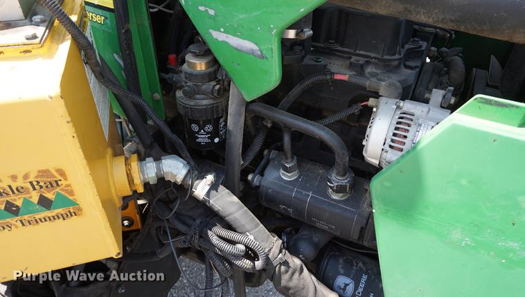 image for item DD7866 2005 John Deere 5205 tractor