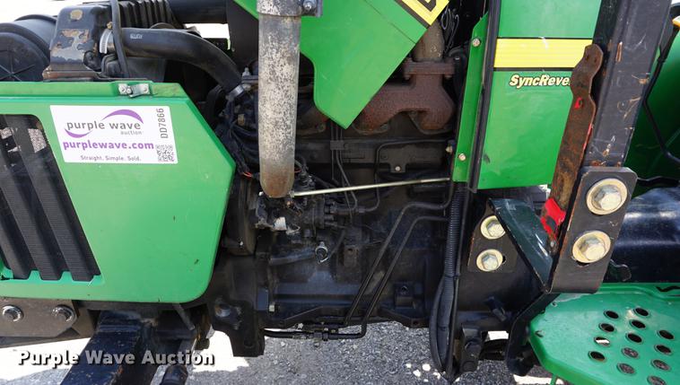 image for item DD7866 2005 John Deere 5205 tractor