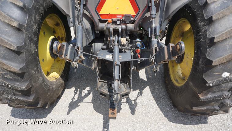 image for item DD7866 2005 John Deere 5205 tractor