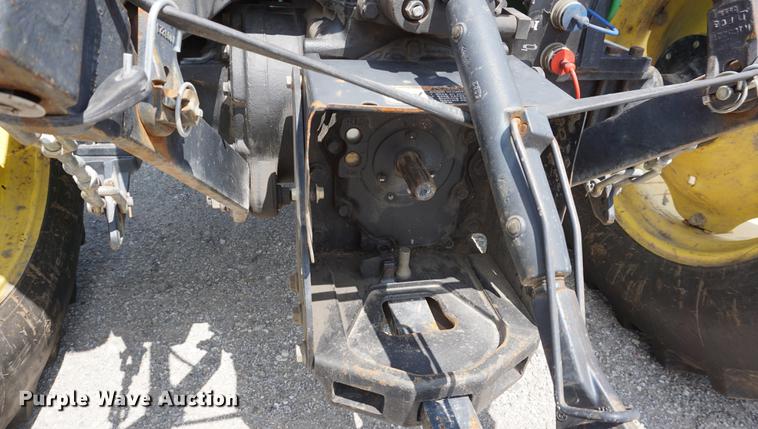 image for item DD7866 2005 John Deere 5205 tractor