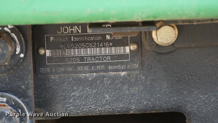 image for item DD7866 2005 John Deere 5205 tractor