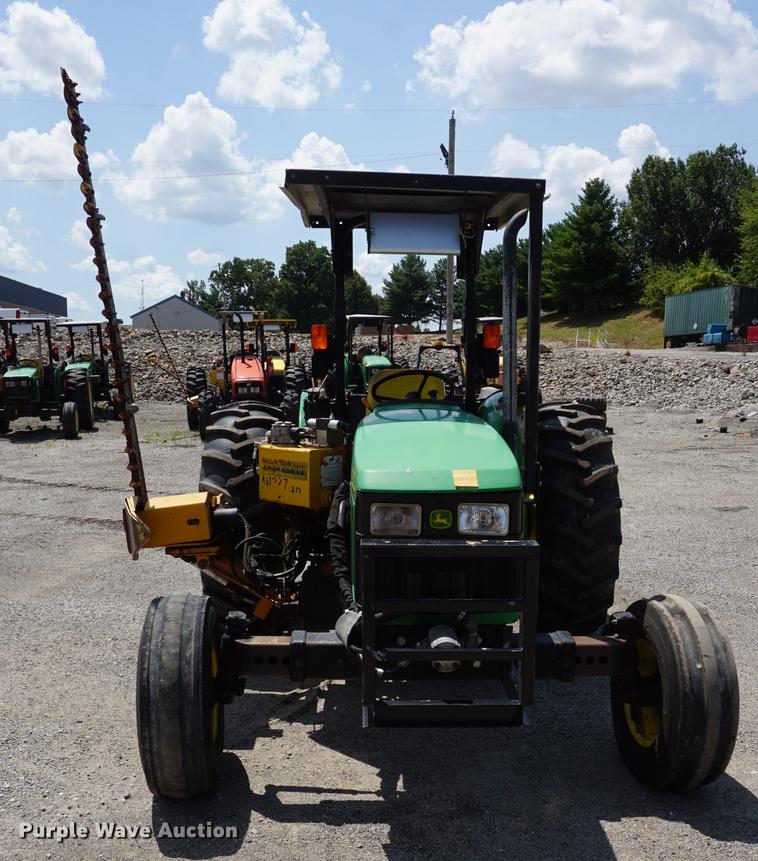 image for item DD7867 2005 John Deere 5205 tractor