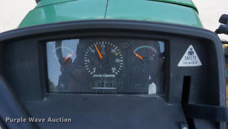 image for item DD7867 2005 John Deere 5205 tractor