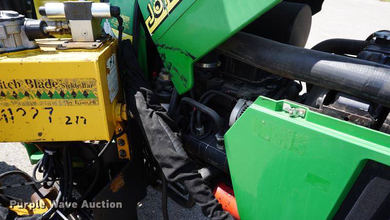 image for item DD7867 2005 John Deere 5205 tractor