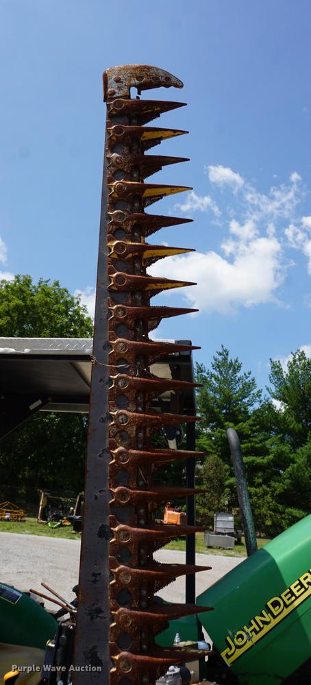 image for item DD7867 2005 John Deere 5205 tractor