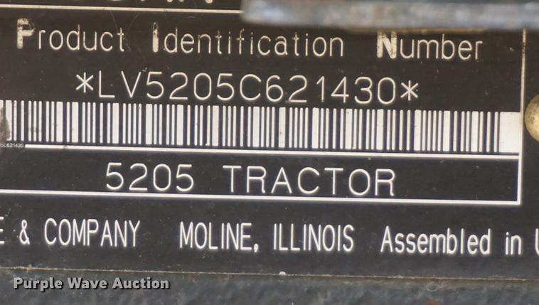 image for item DD7867 2005 John Deere 5205 tractor