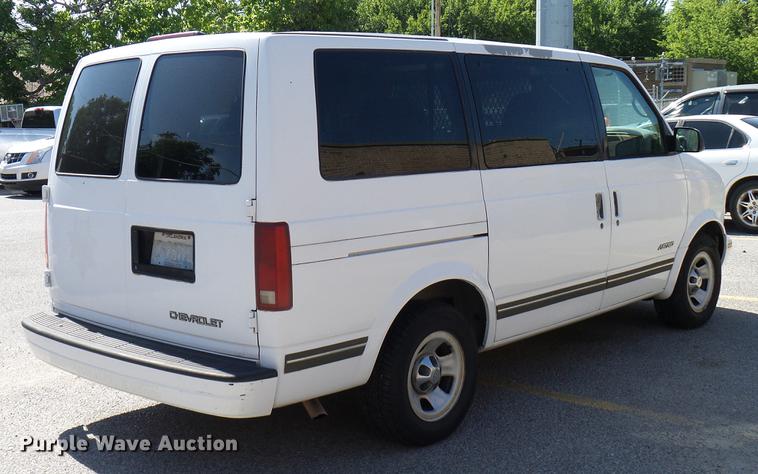 image for item DD8350 1997 Chevrolet Astro van