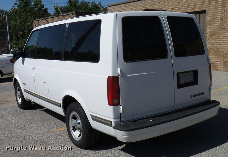 image for item DD8350 1997 Chevrolet Astro van
