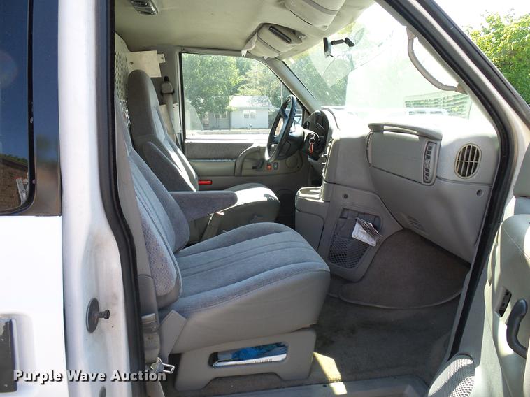 image for item DD8350 1997 Chevrolet Astro van