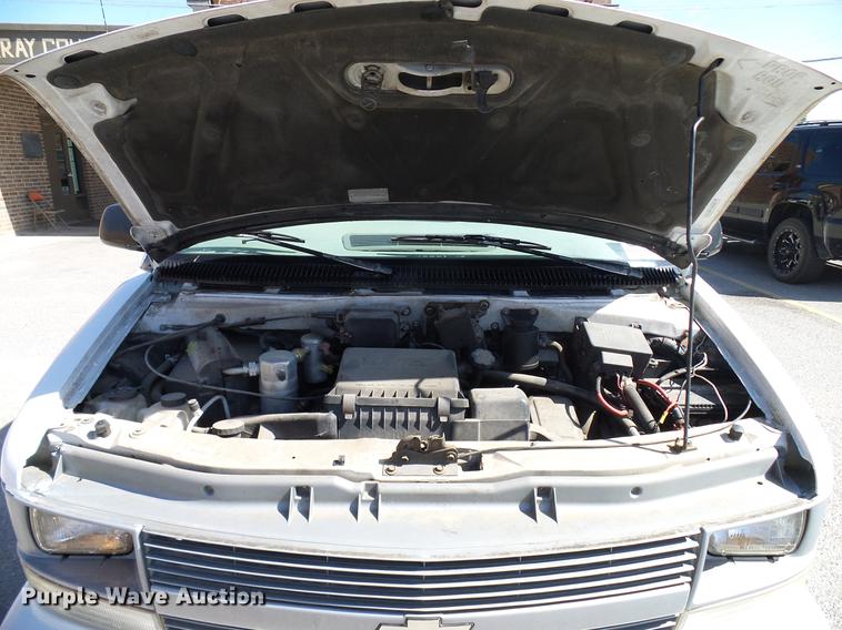 image for item DD8350 1997 Chevrolet Astro van