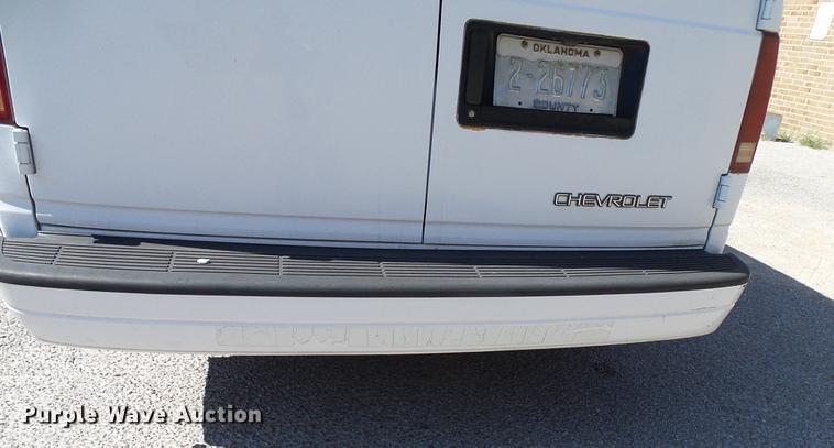 image for item DD8350 1997 Chevrolet Astro van