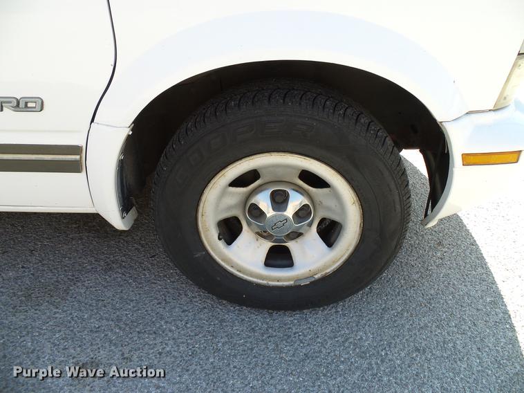 image for item DD8350 1997 Chevrolet Astro van