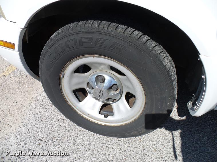 image for item DD8350 1997 Chevrolet Astro van