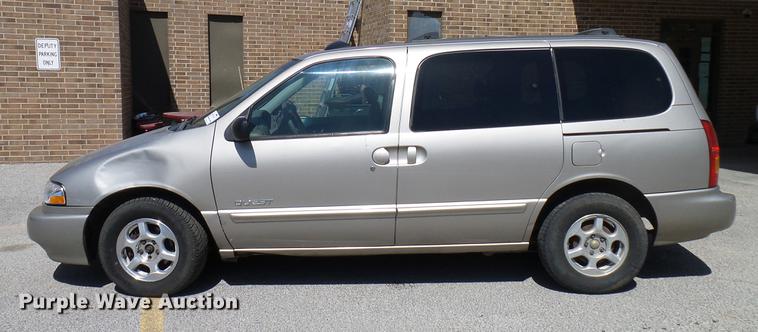 image for item DD8352 2000 Nissan Quest van