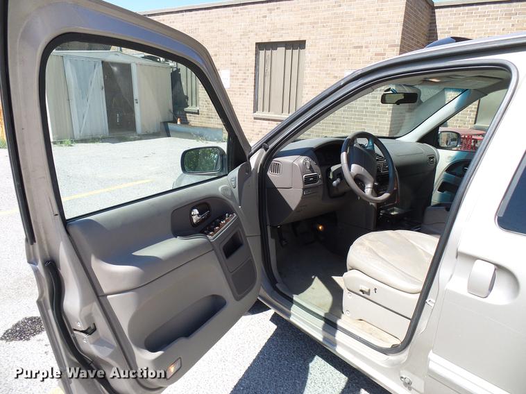 image for item DD8352 2000 Nissan Quest van