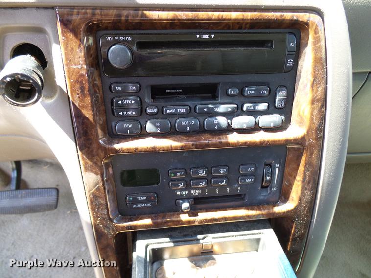 image for item DD8352 2000 Nissan Quest van