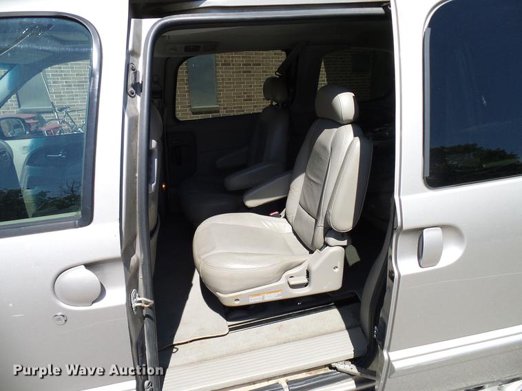 image for item DD8352 2000 Nissan Quest van