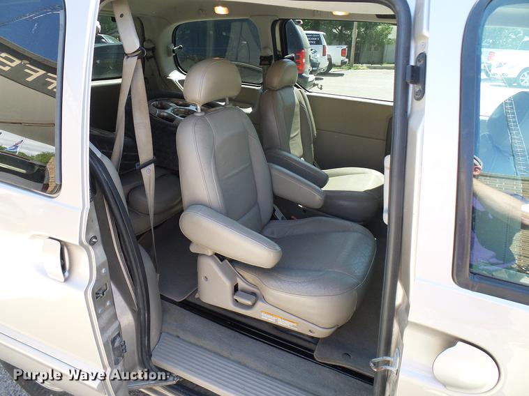 image for item DD8352 2000 Nissan Quest van