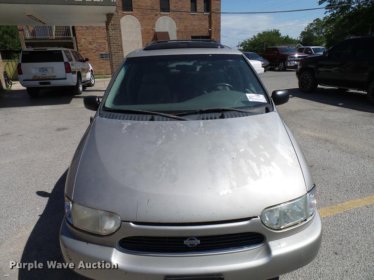 image for item DD8352 2000 Nissan Quest van