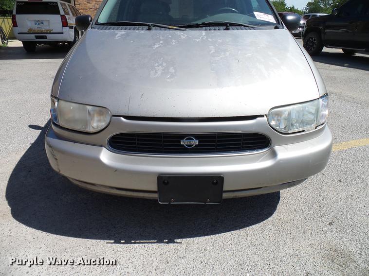 image for item DD8352 2000 Nissan Quest van