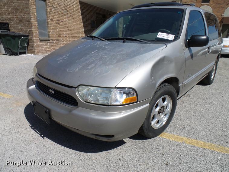 image for item DD8352 2000 Nissan Quest van