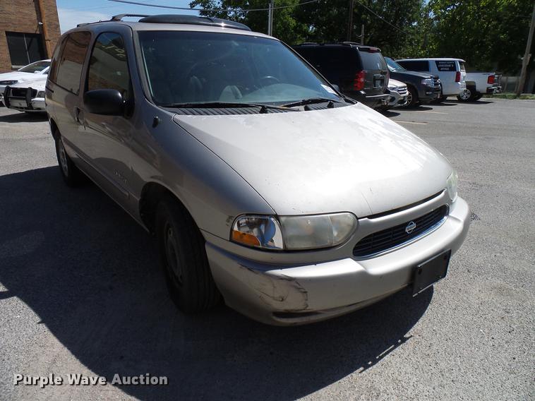 image for item DD8352 2000 Nissan Quest van