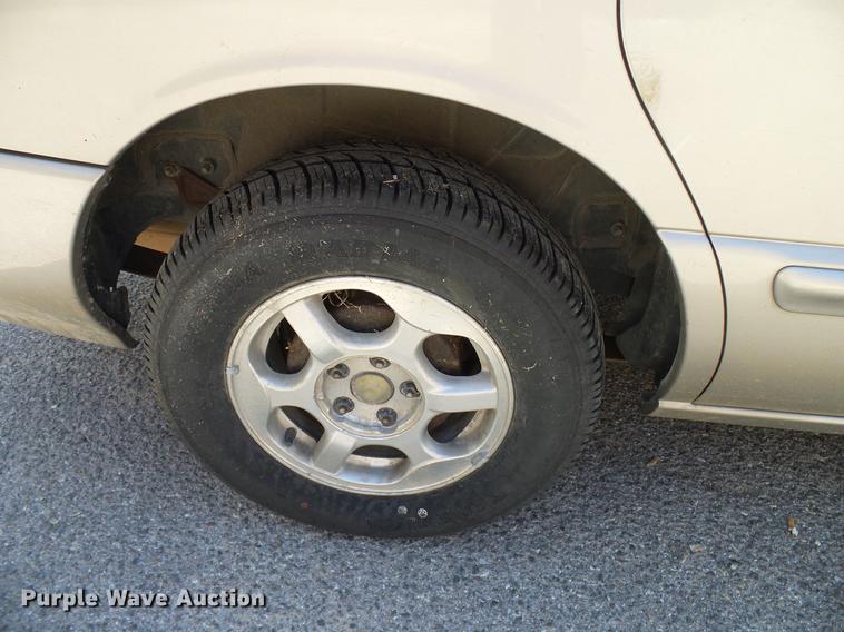 image for item DD8352 2000 Nissan Quest van