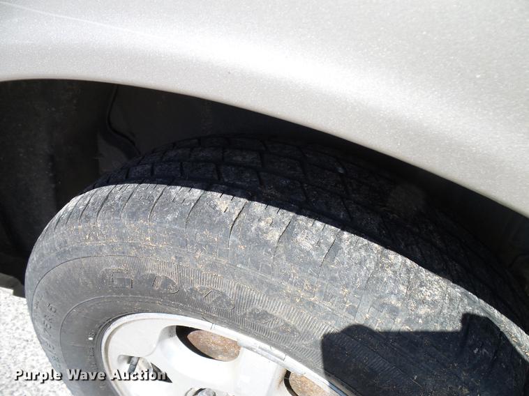 image for item DD8352 2000 Nissan Quest van