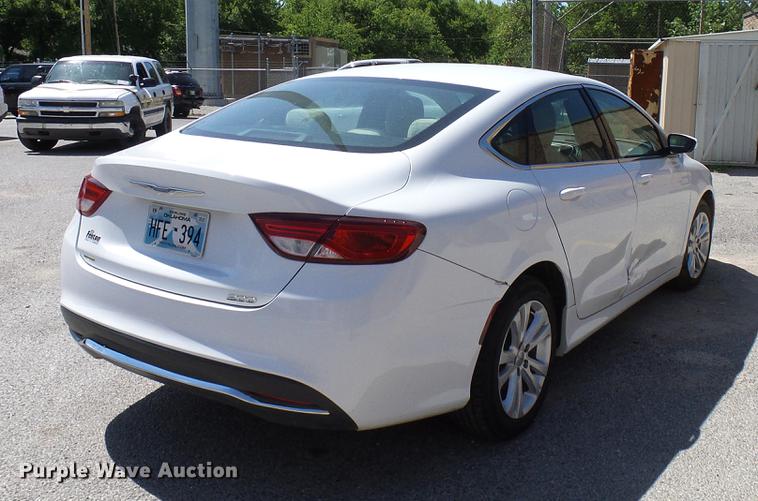 image for item DD8353 2015 Chrysler 200