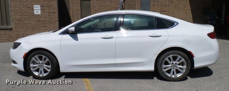 image for item DD8353 2015 Chrysler 200