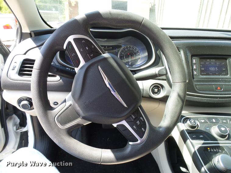 image for item DD8353 2015 Chrysler 200