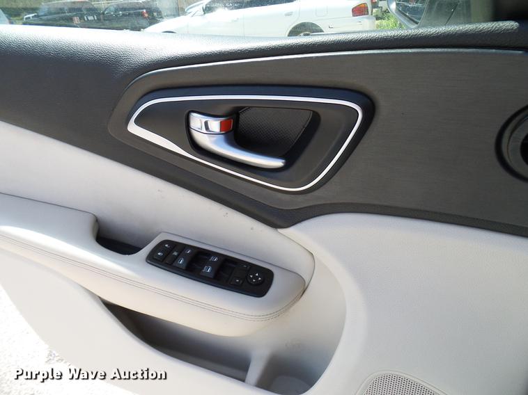 image for item DD8353 2015 Chrysler 200