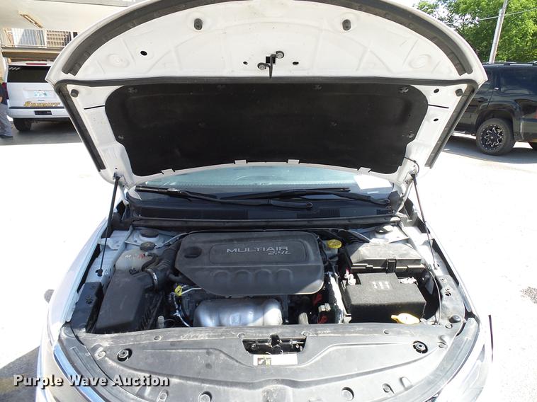 image for item DD8353 2015 Chrysler 200