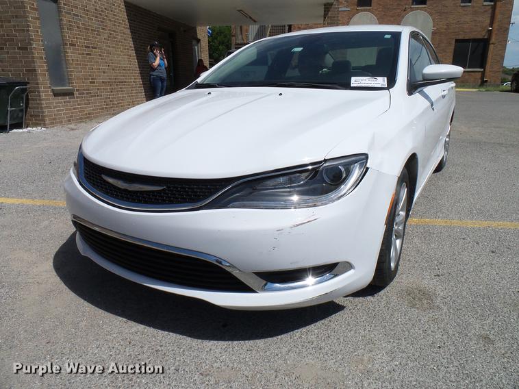 image for item DD8353 2015 Chrysler 200