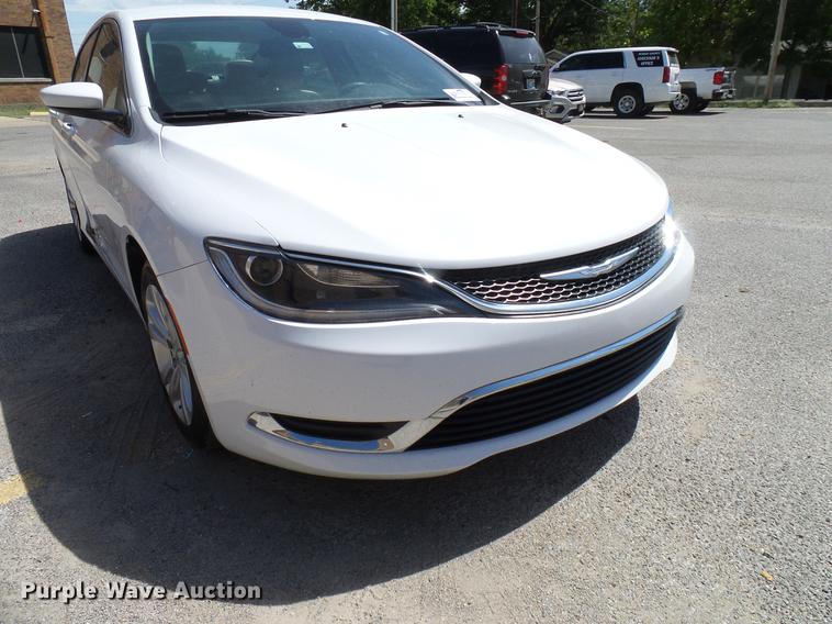 image for item DD8353 2015 Chrysler 200