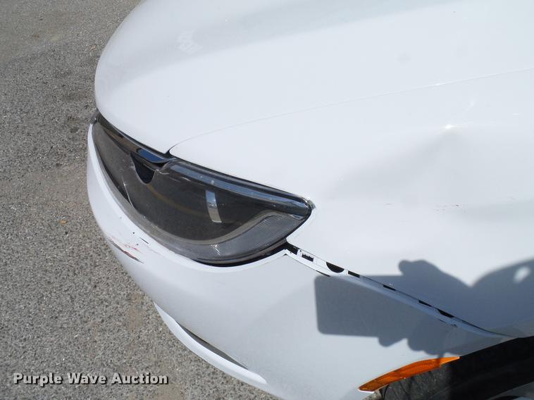 image for item DD8353 2015 Chrysler 200