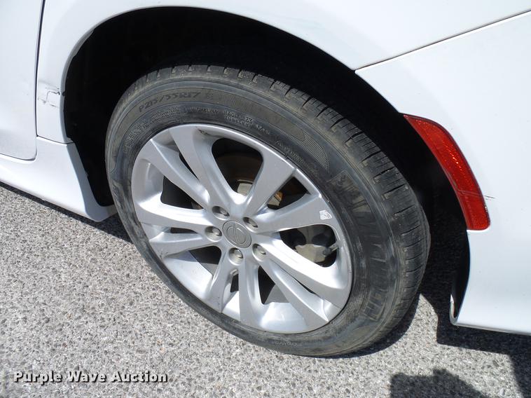 image for item DD8353 2015 Chrysler 200