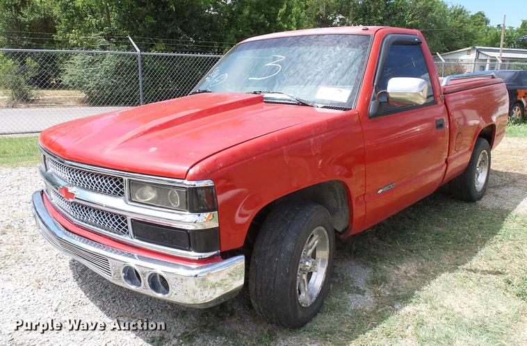 image for item DD8355 1994 Chevrolet Silverado 1500 pickup truck