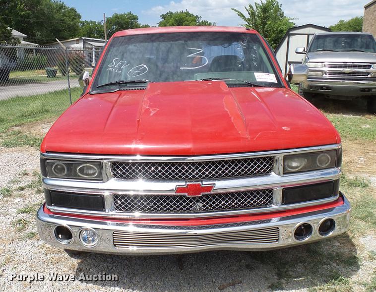 image for item DD8355 1994 Chevrolet Silverado 1500 pickup truck