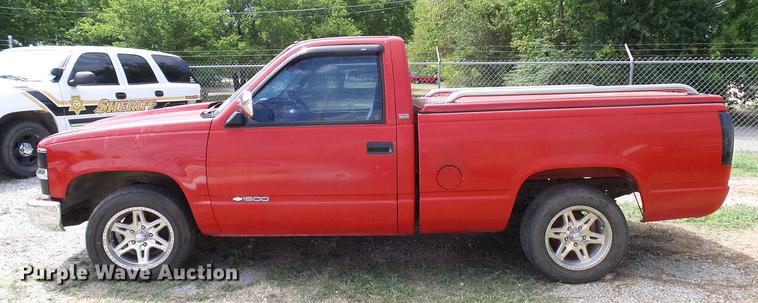 image for item DD8355 1994 Chevrolet Silverado 1500 pickup truck