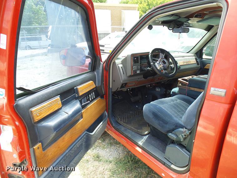 image for item DD8355 1994 Chevrolet Silverado 1500 pickup truck