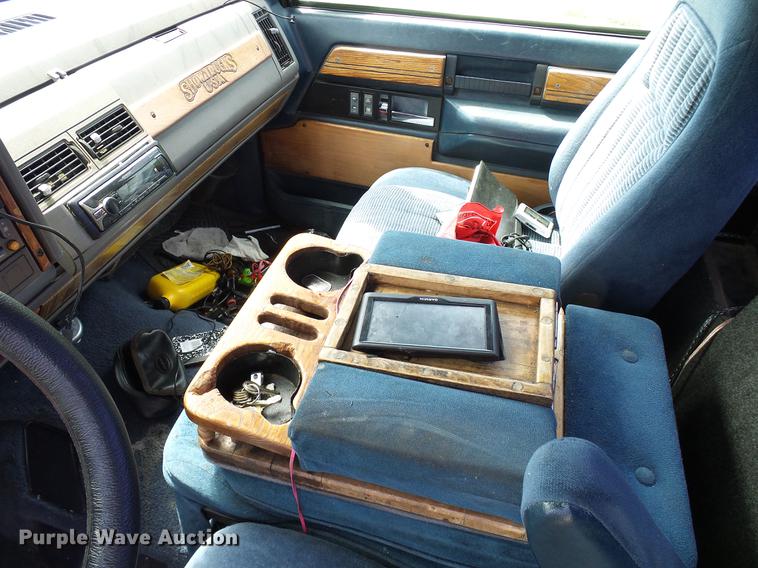 image for item DD8355 1994 Chevrolet Silverado 1500 pickup truck