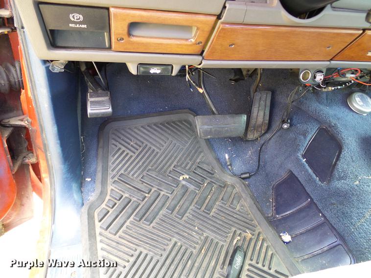 image for item DD8355 1994 Chevrolet Silverado 1500 pickup truck