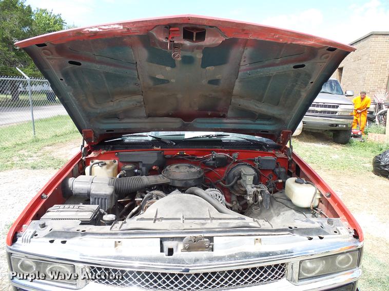 image for item DD8355 1994 Chevrolet Silverado 1500 pickup truck