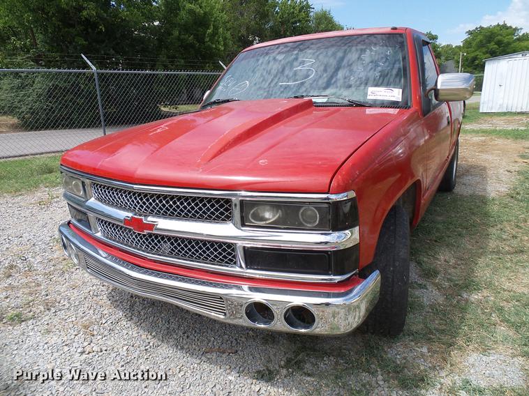 image for item DD8355 1994 Chevrolet Silverado 1500 pickup truck